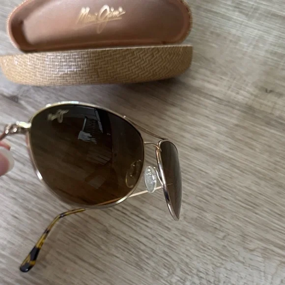 Maui Jim Gold Sunglasses - Picture 3 of 6